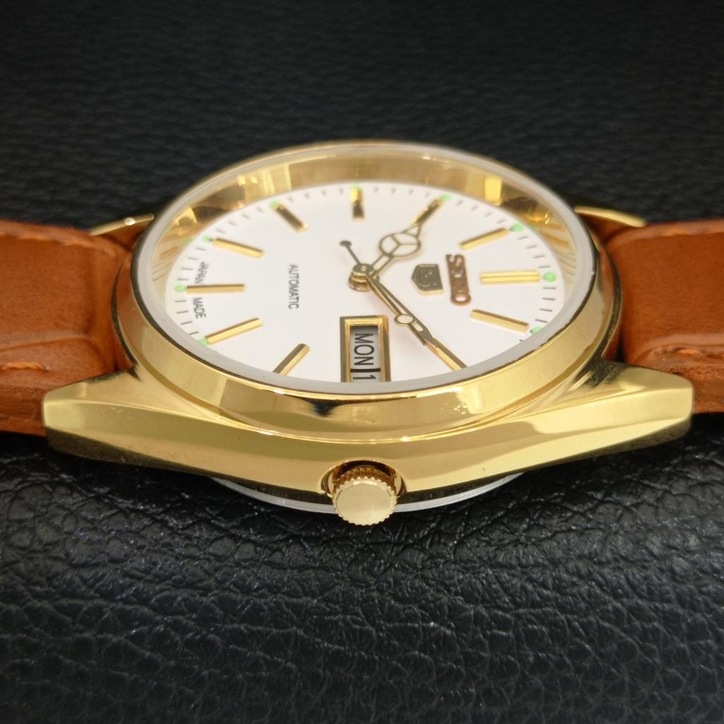 AUTOMATIC VINTAGE REFURBISHED SEIKO 5 JAPAN MENS WHITE DIAL WATCH a442345-1