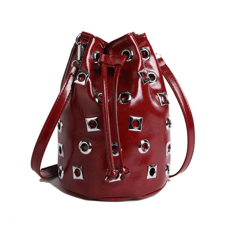 Bags Personalized Rivet Shoulder Bag Summer 2025 New Fashion Niche Versatile Ladies Trend Crossbody Bucket Bag