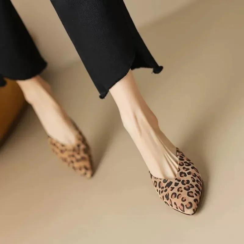 Fashion Ladies Shoes On Sale 2025 Closed Toe Women's Slippers Leopard Print Dress Sandals Women Pointed Toe Low Heel Slippers Zapatos
