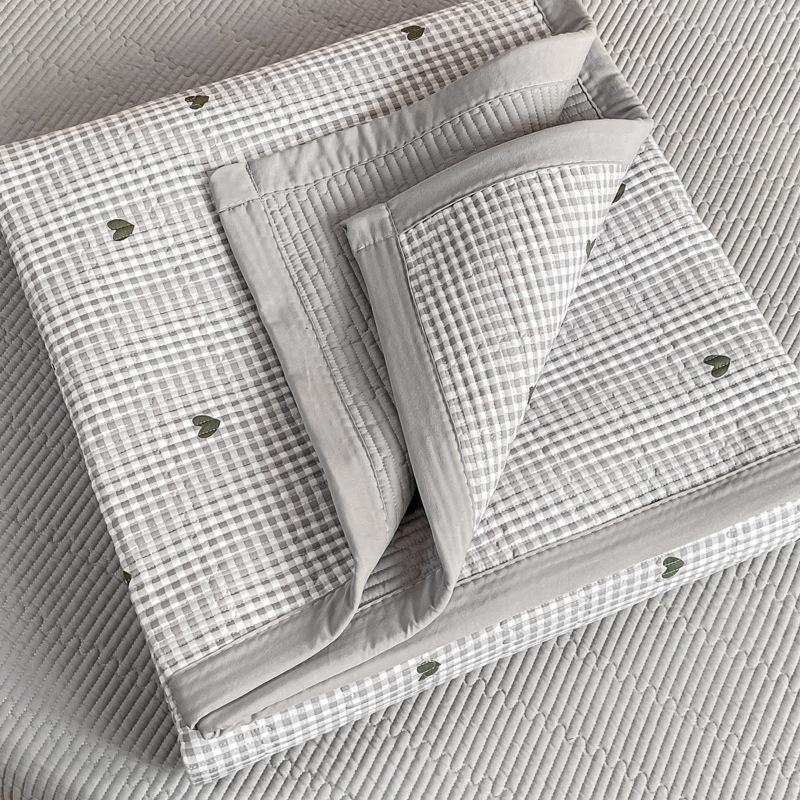 

Наньтун Домашний Текстиль Кровать 2025 Новый Класс А Вязаный Двухслойный Пряжа Набивной Стеганый Чехол на Кровать Набор из Трех Предметов 180 * 200cm Single Bed Cover