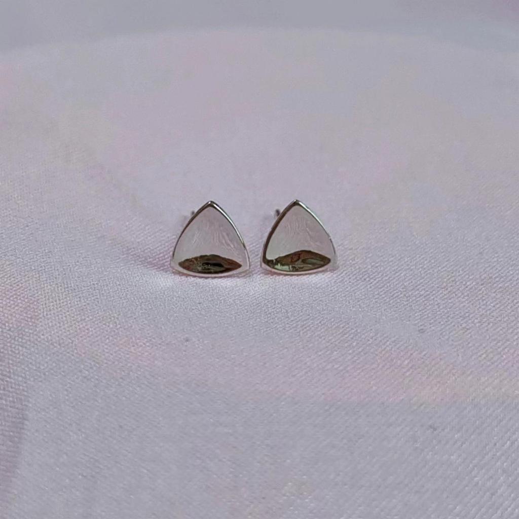 S925 Sterling Silver Heart, Flower, and Bowknot Stud Earrings - Light Luxury, Non-Fading Jewelry for Women.