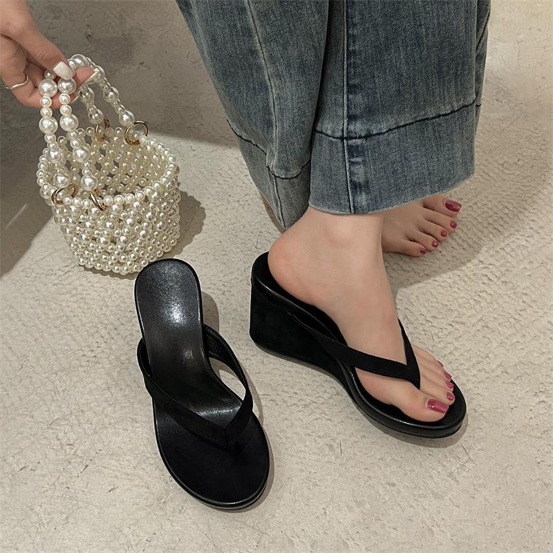 Fashion Female Shoes Slippers Casual On A Wedge Low Slides Rubber Flip Flops 2025 Luxury Hawaiian Rome PU Fabric Hoof Heels Low On A Wed