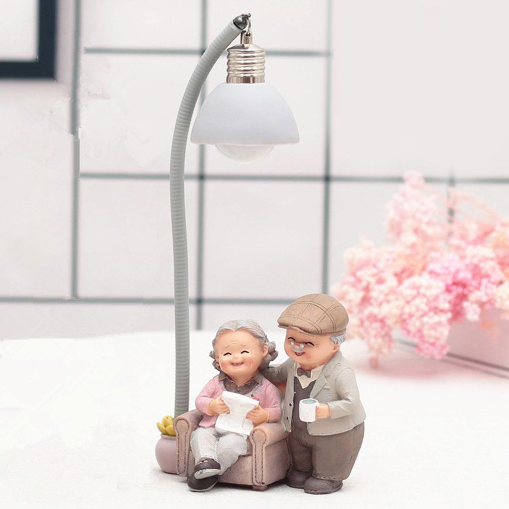 Resin Old Married Couple Adornment with LED Light Elderly Couple Figurine for Bedroom or Living Room Decoration