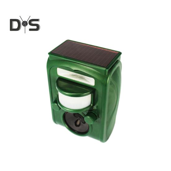 Solar Powered Ultrasonic Mouse Repeller with Infrared Sensor IPX4 Waterproof Squirrel Deer Repellent Deterrent Device Strobe Light