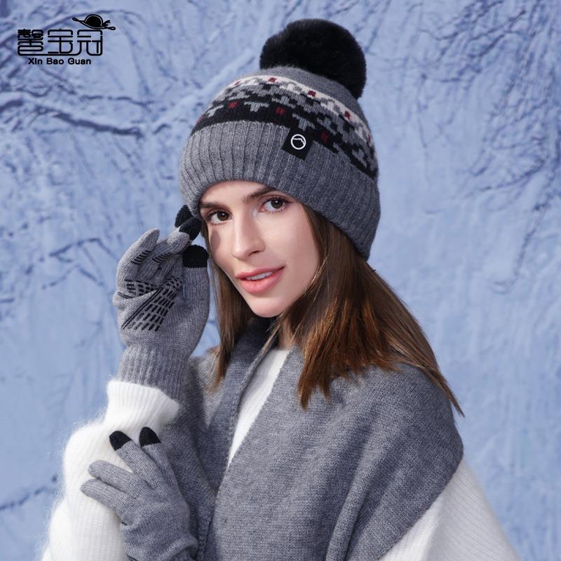 Winter hat, scarf, three-piece set, women's velvet ear protection, cold protection and warmth, pullover hat, outdoor fashion knitted wool hat.
