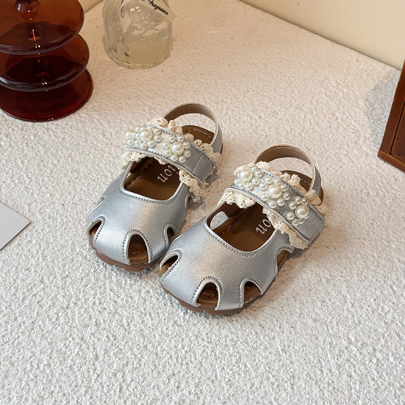 

Girls summer new princess shoes Korean version bag head sandals soft sole non-slip fashion versatile single shoes pearl new 25