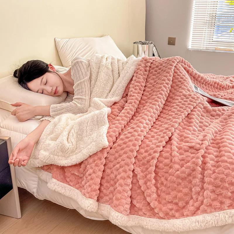 Little Fragrant Style Extra Thick Golden Turtle Velvet Jacquard Wool Blanket All Season Universal Multifunctional Office Blanket