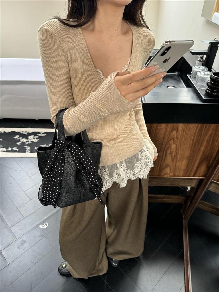 Viscose V-Neck Lace Camisole for Women - Elegant Socialite Style with Mesh Splicing and Atmospheric Layering