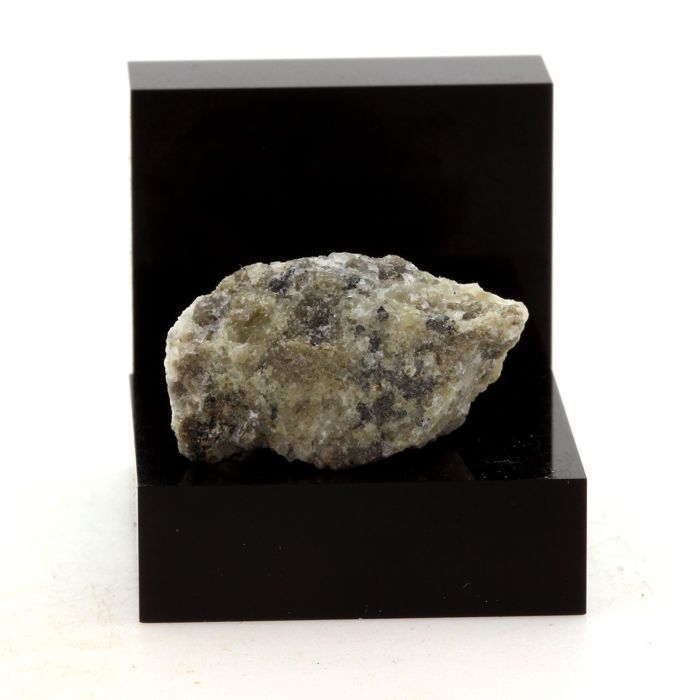 Niocalite 30.94 carats