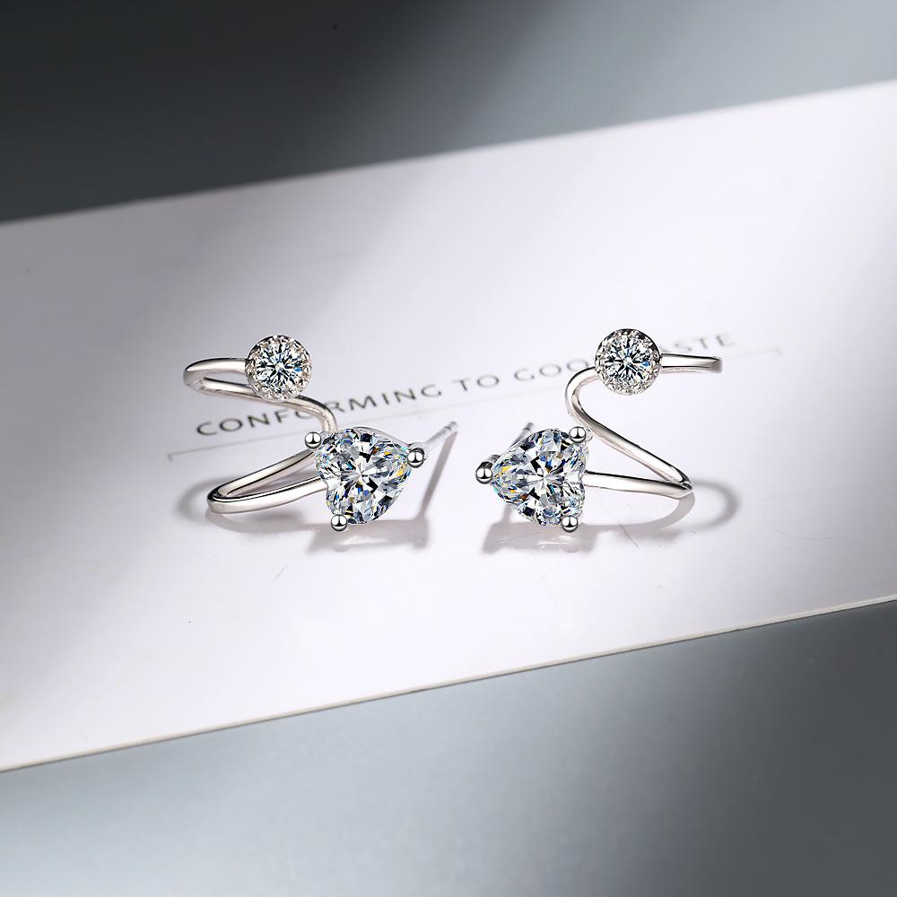 

Heart-shaped Earrings Cute Fashion Zirconia Sparkling Classic Stud Earrings for Women Dazzling Female Elegant Accessories Timeless Jewelry