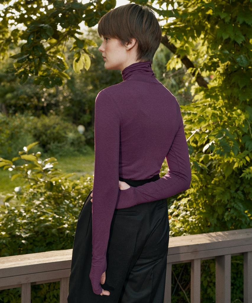 HANSUKNE Crop Warmer Turtleneck (Purple)