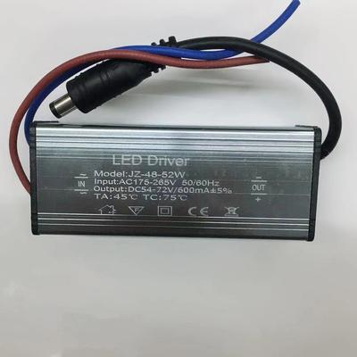 Driver LED a risparmio energetico con basso ripple e aumento di temperatura ultra basso