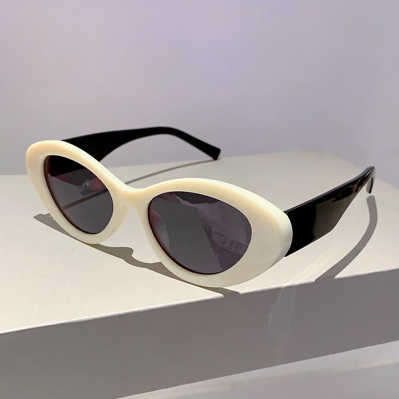 Luxury Designer Vintage Cat Eye Sunglasses Women Men Trendy Punk Jelly Sexy Eyeglasses Sun Glasses