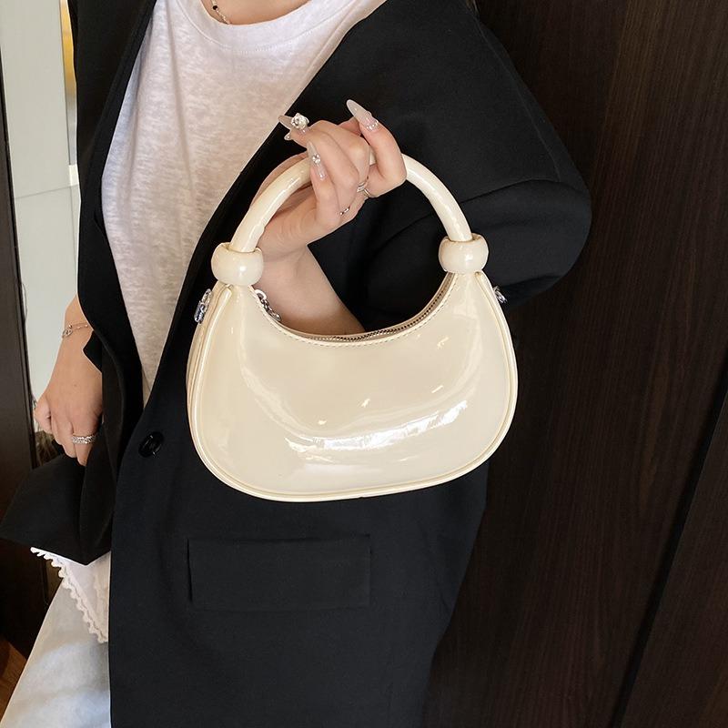 Handbag Patent Leather Glossy Crescent Bag Wind Chain Niche Design Commuter Leisure Bag Women