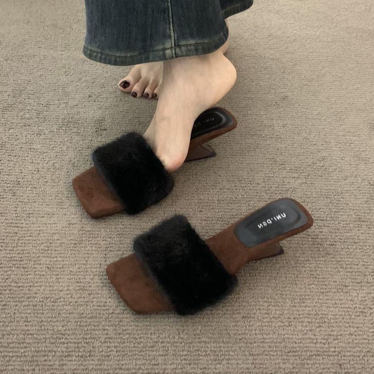 French Evening Wind Niche Mink Temperament Versatile Fashion One-word Slippers Square Head Thick Heel Fluffy Sandals Outside