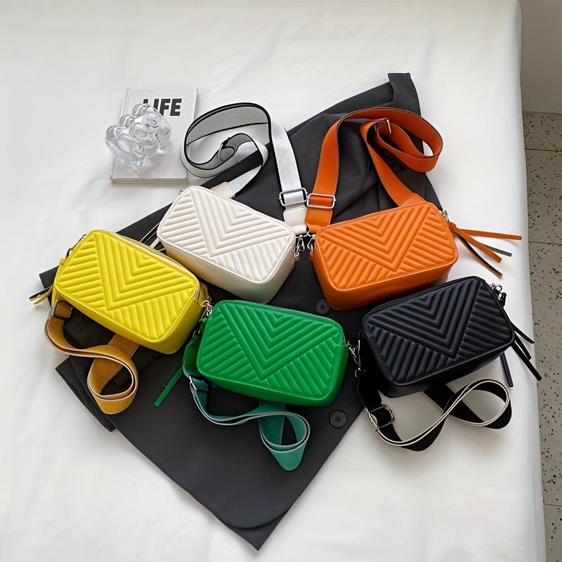 Элегантная однотонная стеганая сумка через плечо с шевронным узором: Стильная квадратная — фото 3