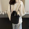 Borsa a tracolla trapuntata in nylon Autunno Inverno Monocolore Borsa a spalla con fodera in poliestere Chiusura con cerniera Pulitura professionale a secco