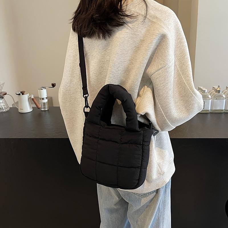 Borsa a tracolla trapuntata in nylon Autunno Inverno Monocolore Borsa a spalla con fodera in poliestere Chiusura con cerniera Pulitura professionale a secco