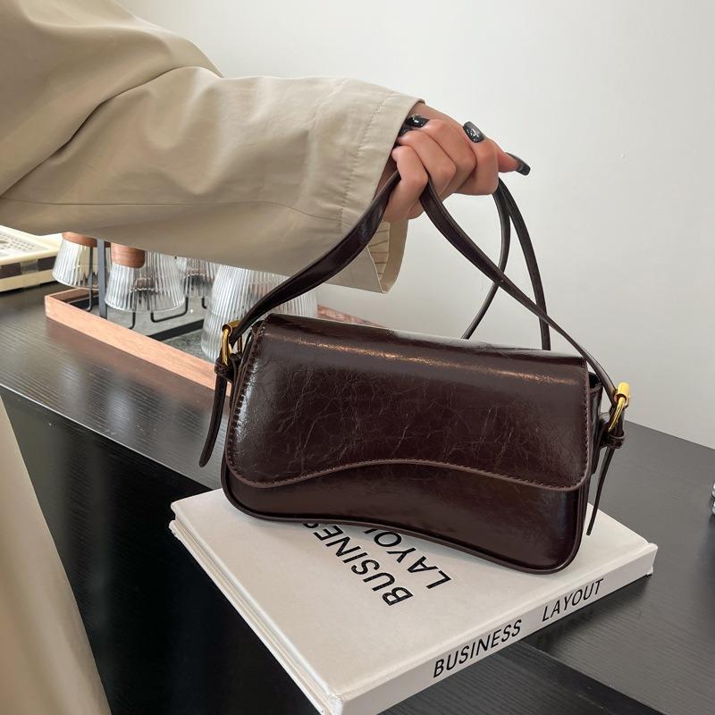 Fashion bag women's new retro autumn shoulder armpit bag commuter messenger solid color small square bag tide