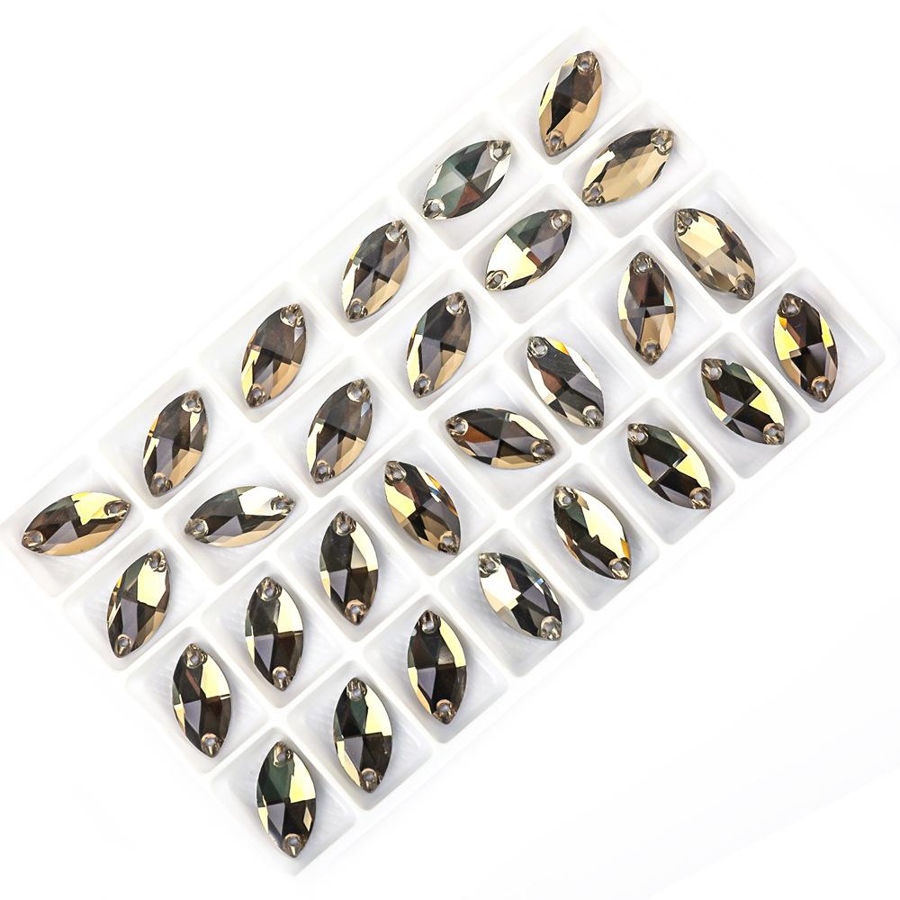 Weicher flacher Boden handgenähtes Pferdeauge Diamantglas flache Schnalle handgenäht Diamant DIY Kleid Hochzeitskleid Accessoires