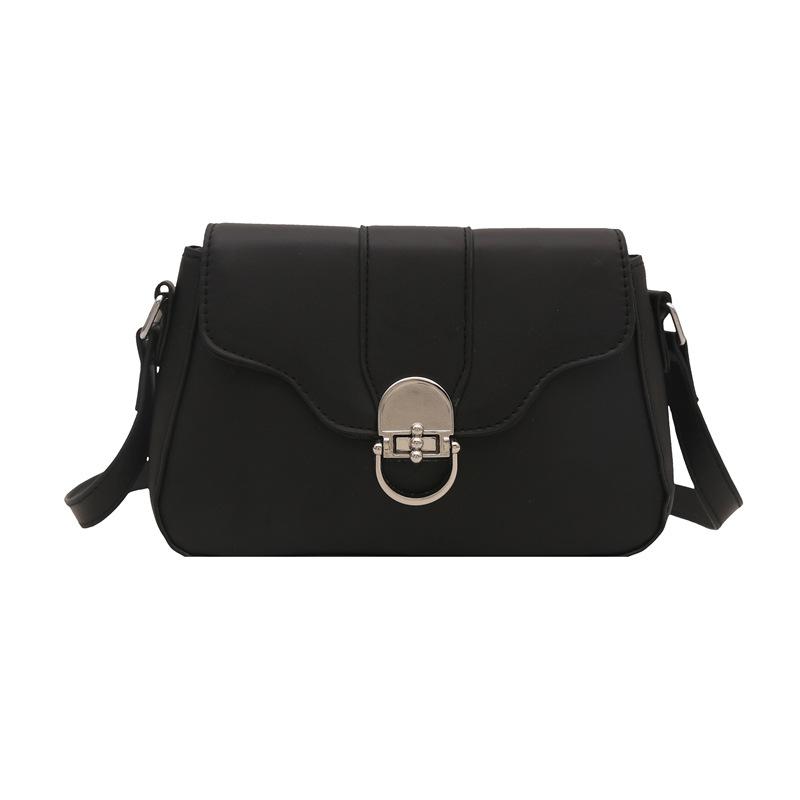 

French shoulder bag 2025 spring new niche texture lock baguette bag retro underarm bag fashionable messenger bag