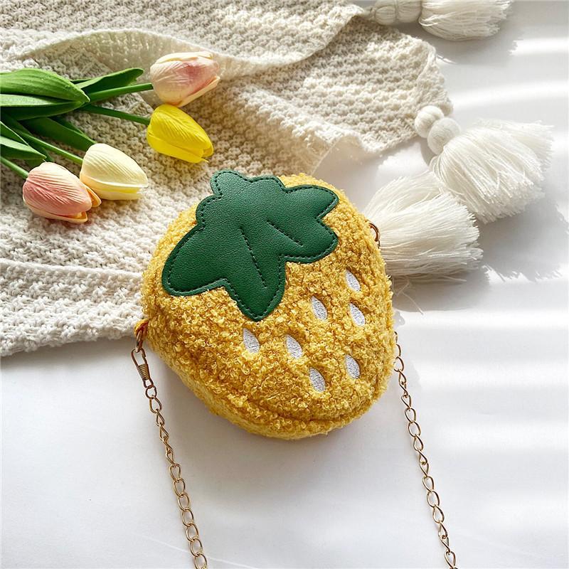 Girls Kindergarten Fashionable Plush Strawberry Chain Bag 2023 Soft Breathable Wearresistant Coin Purse
