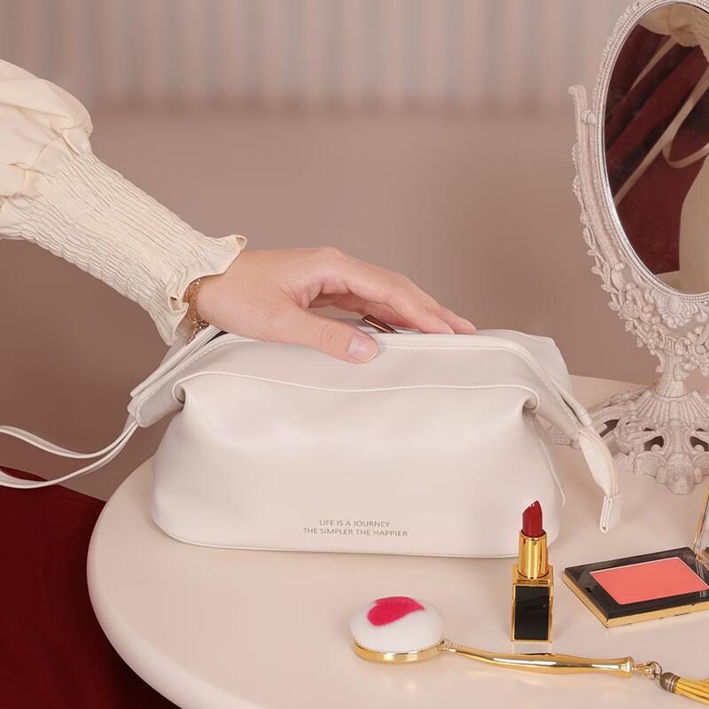 MDNG Cloud Portable Double-Layer Cosmetic Bag