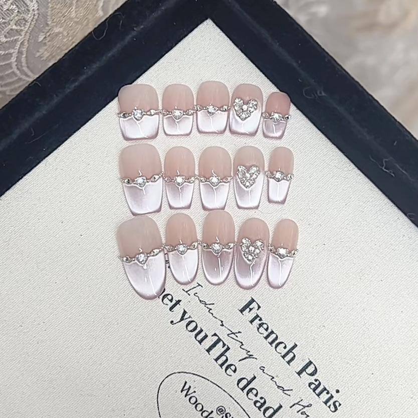 Hand-woven Nails Have A Cat's Eyes Flashing Pure and Sweet Temperament Whitening Nail Patches