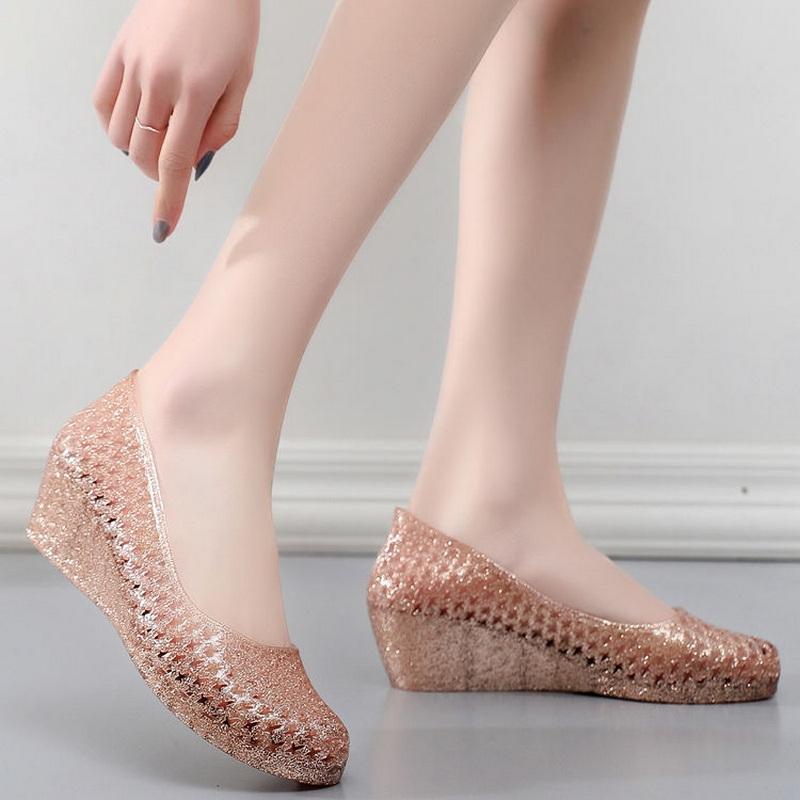 Móda FHANCHU 2025 Nové Měkké PVC Sandály, Klínky Želé Boty, Křišťálové Letní Podpatky, Vykrojené, Kulatá Špička, Zlatá, Stříbrná, Velikost 36-40, Dropship