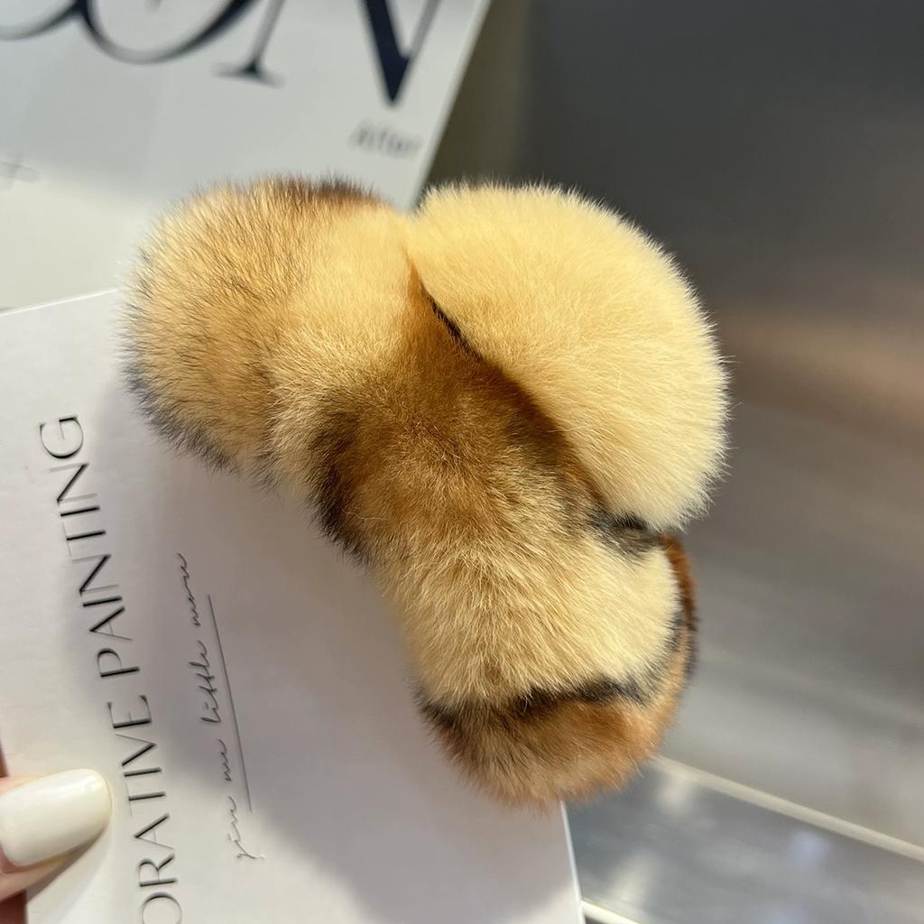 Real Rex Rabbit Hair Small Grab Clip Female Autumn and Winter Hairy Back Head Disc Claw Internet Celebrity Shark Clip Headgear Hairpin