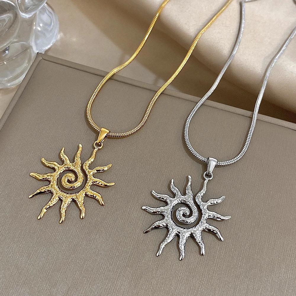 Vintage Chic Sun Shaped Pendant Stainless Steel Necklace Statement Golden Fashion Jewlery Accessories Women Men Couple Gift