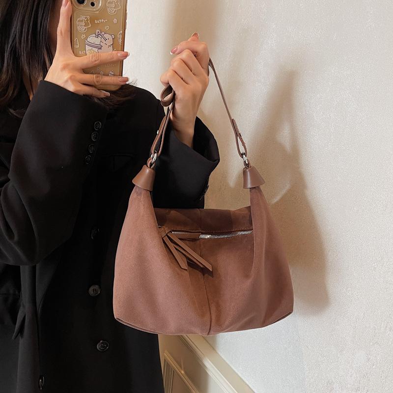 Autumn and winter pu bag women's new autumn and winter tide popular solid color shoulder bag casual large capacity commuter tote bag