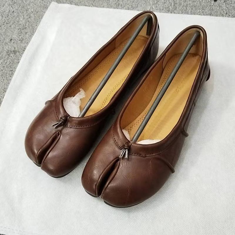 

Модные морщины Таби Ниндзя Обувь 2025 Женские Уютные Кожаные Балетки Разделенный Копытный Носок Лоферы Женские Мэри Джинс Мокасины Женские Туфли Балетки 35 коричневый