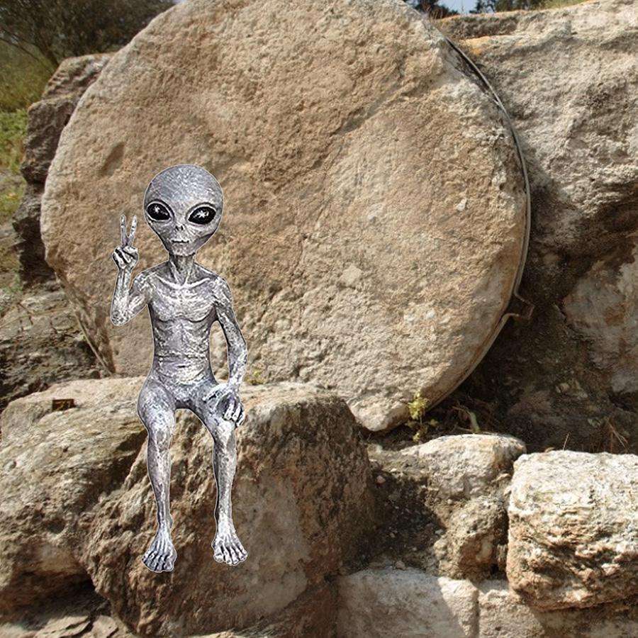 Alien Statue Ornaments Martians Garden Figurine Indoor Outdoor Decoration Resin