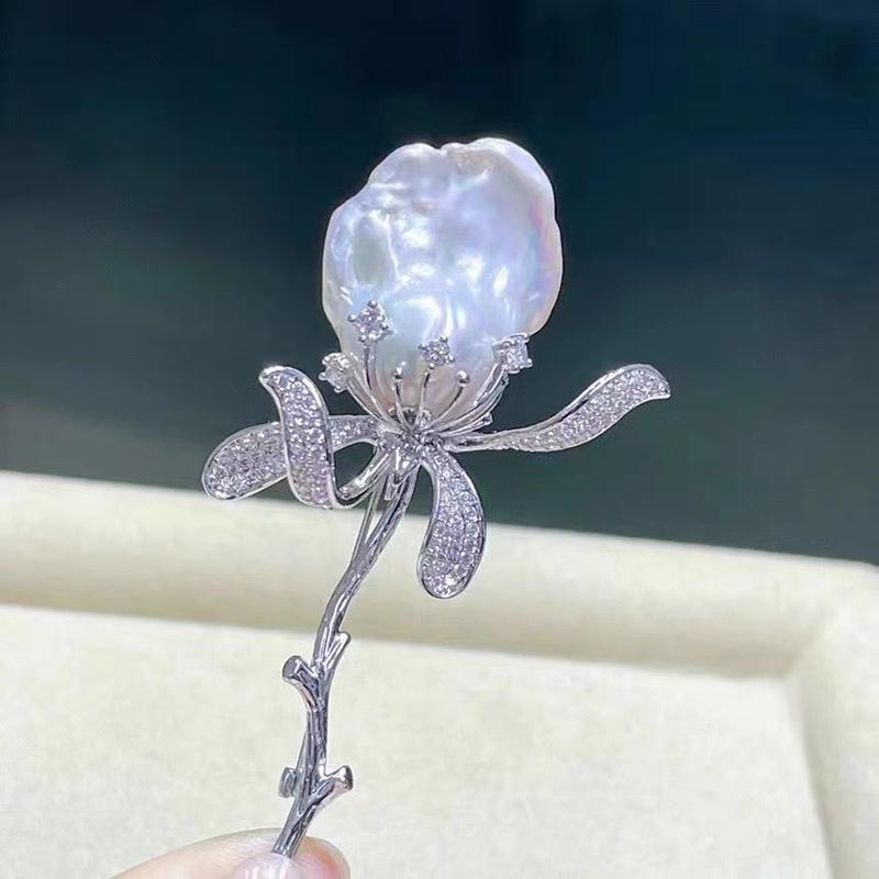 Pearl Corsage, Elegant Rose Brooch, Copper Micropaved Zircon Thick Gold-plated Pin
