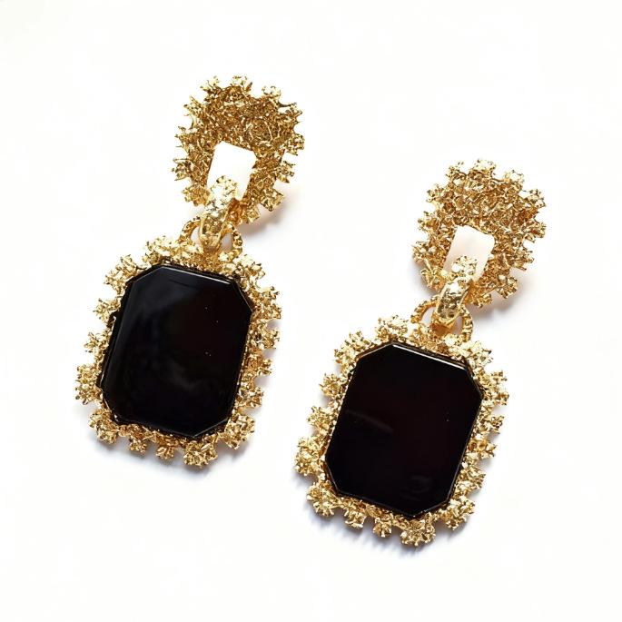 

Fashion Autumn and Winter Three-piece Necklace Stud Earrings Metal Set Light Luxury Atmosphere Simple Necklace Earrings