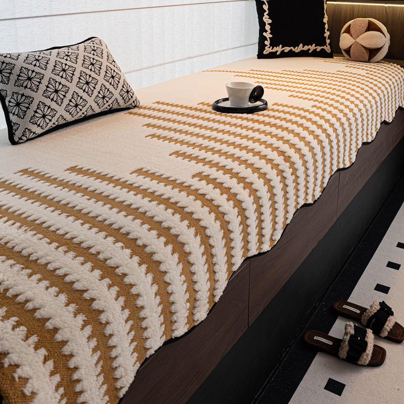 

Irregular Shape Plush Bay Window Cushion - All-Season Non-Slip Luxury Sill Mat for Balcony 70x70cm