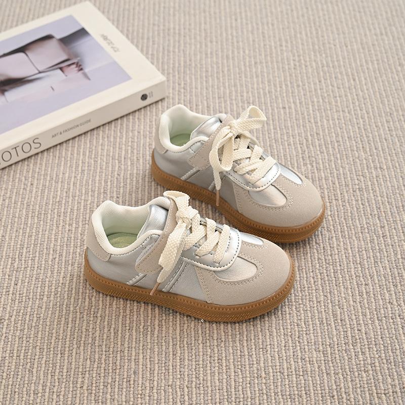 

Children s sports shoes 2025 spring and autumn new boys versatile non-slip breathable student board shoes children s soft-soled German training shoes 26-30 yards FCL shot 50 pairs серебряный