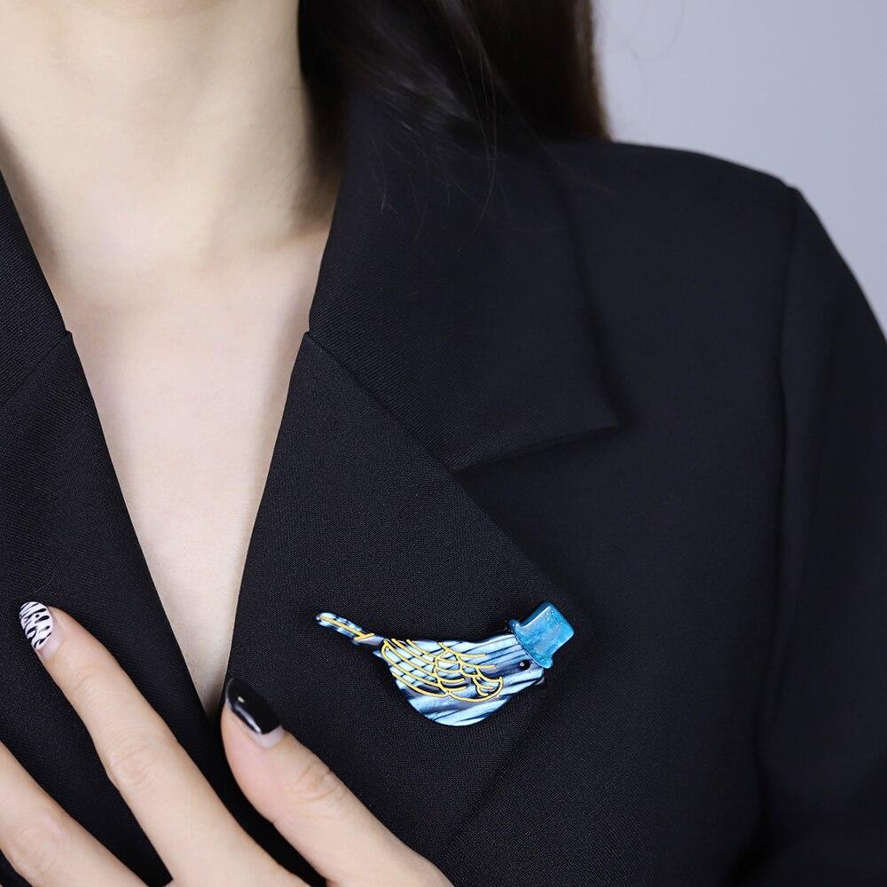 Blucome Vivid Acrylic Cute Bird Brooches Pins for Women Animal Brooch Fiber Halloween Christmas Party Gift Costume Jewelry