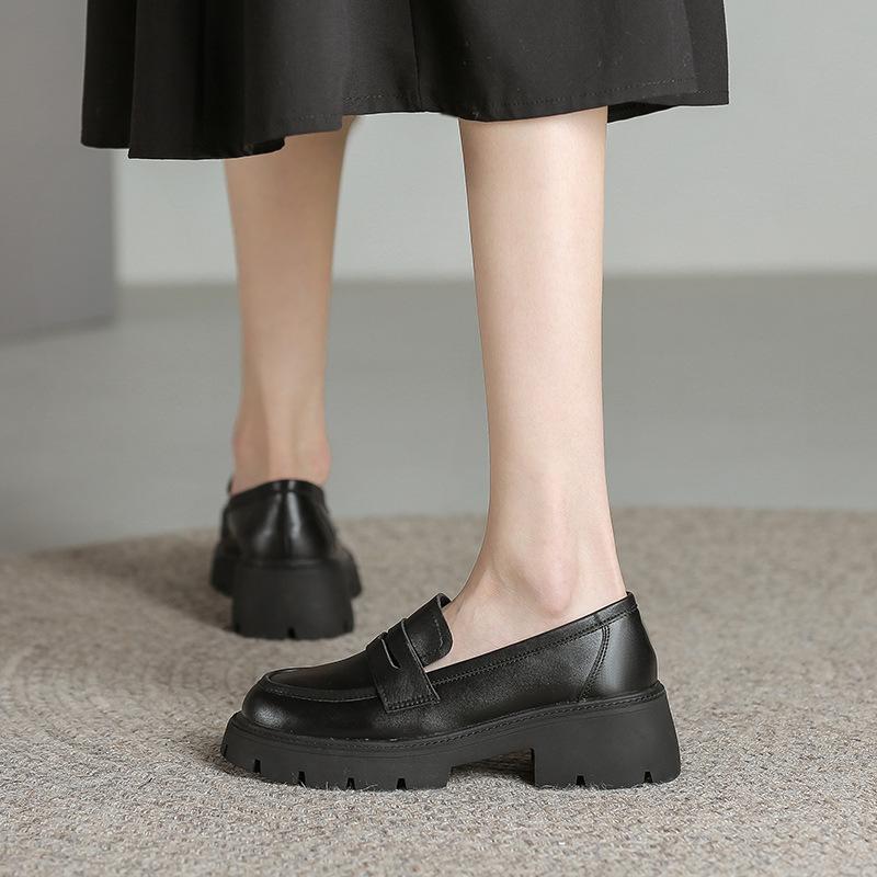 

Маленькие кожаные туфли на толстой подошве женские простые из мягкой кожи студенческие женские с неглубоким вырезом повседневные женские одинарные туфли 34 чёрный