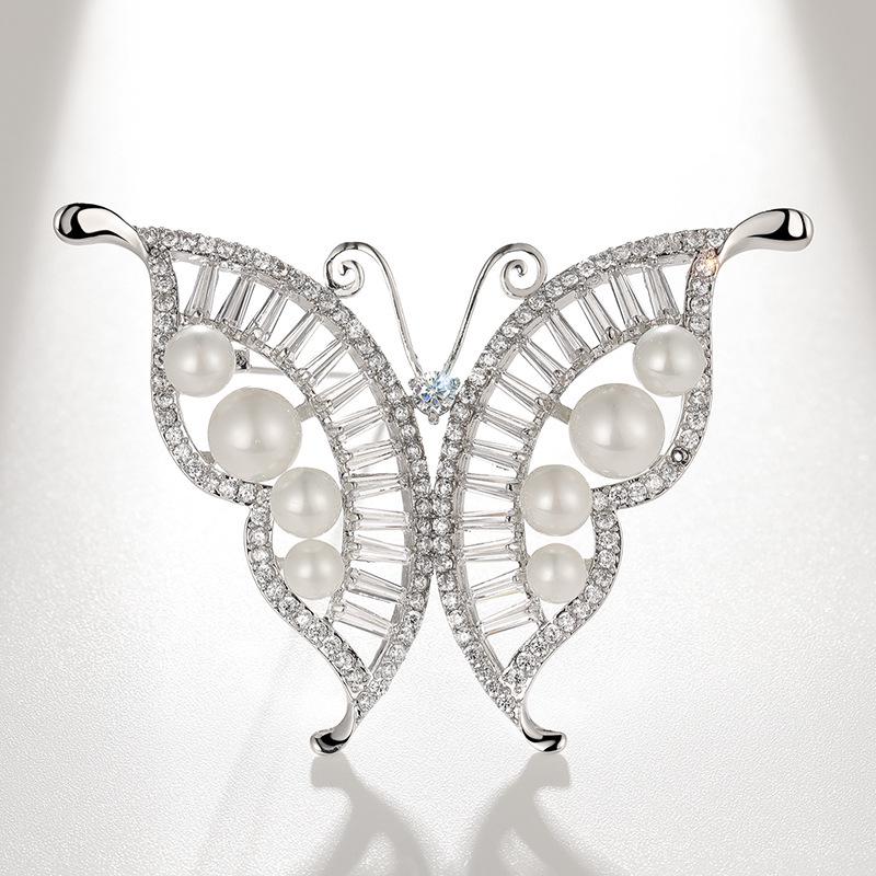 Korean Style Hollow Butterfly Brooch with Zircon and Pearl Ornament