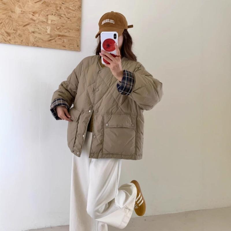 Crew neck sleeves plaid splicing down jacket women's light and thin short diamond small loose white duck down jacket