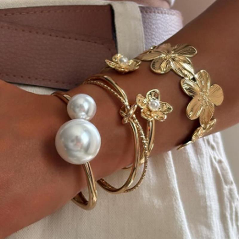

4pcs Vintage Elegant Boho Exaggerated Pearl Flower Geometric Bangle Bracelet Set For Women Holiday Party Date Daily Wear Jewelry