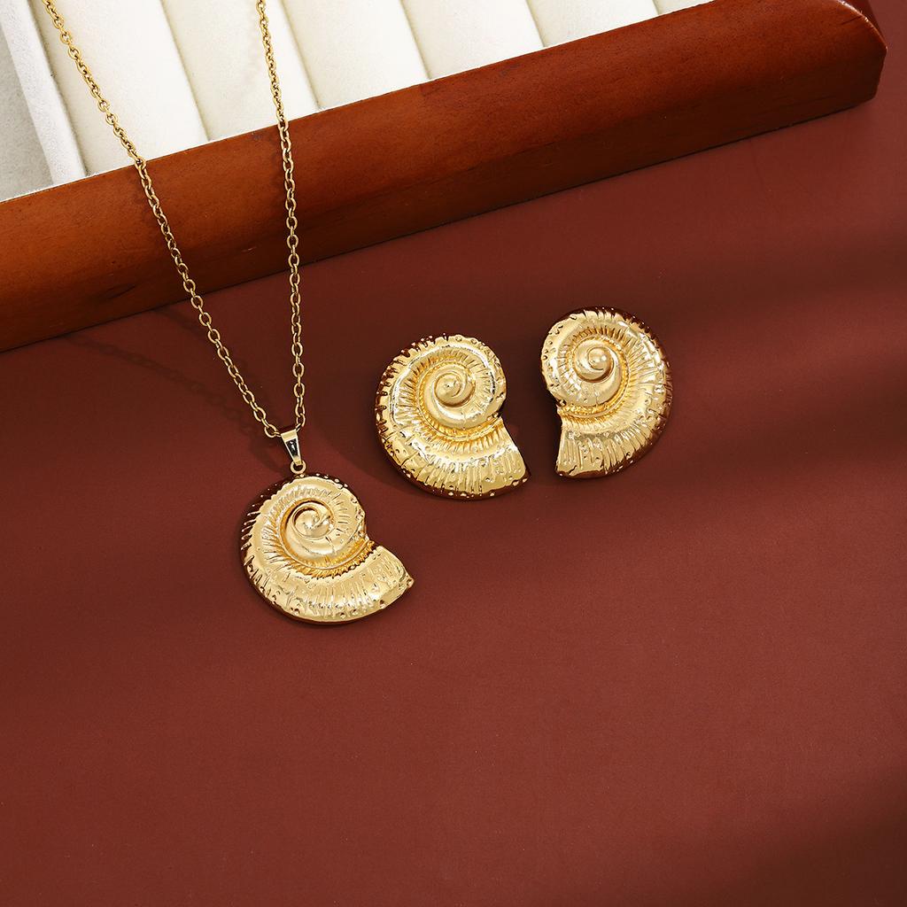 European and American Exquisite Irregular Luxury Creative Polygon Geometric Leaf Texture Flower Love Earrings Necklace Set