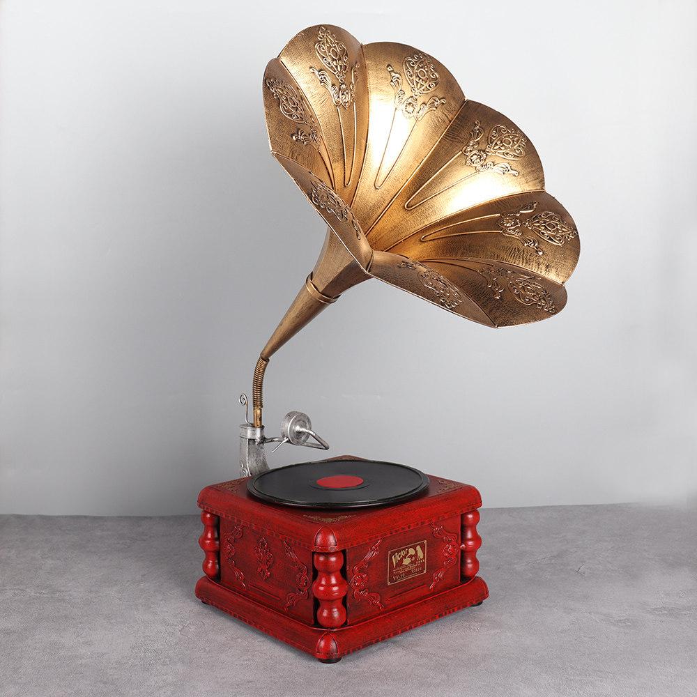 Vintage European-Style Gramophone Ornament: Nostalgic Record Model for Living Room or Wine Cabinet Decor