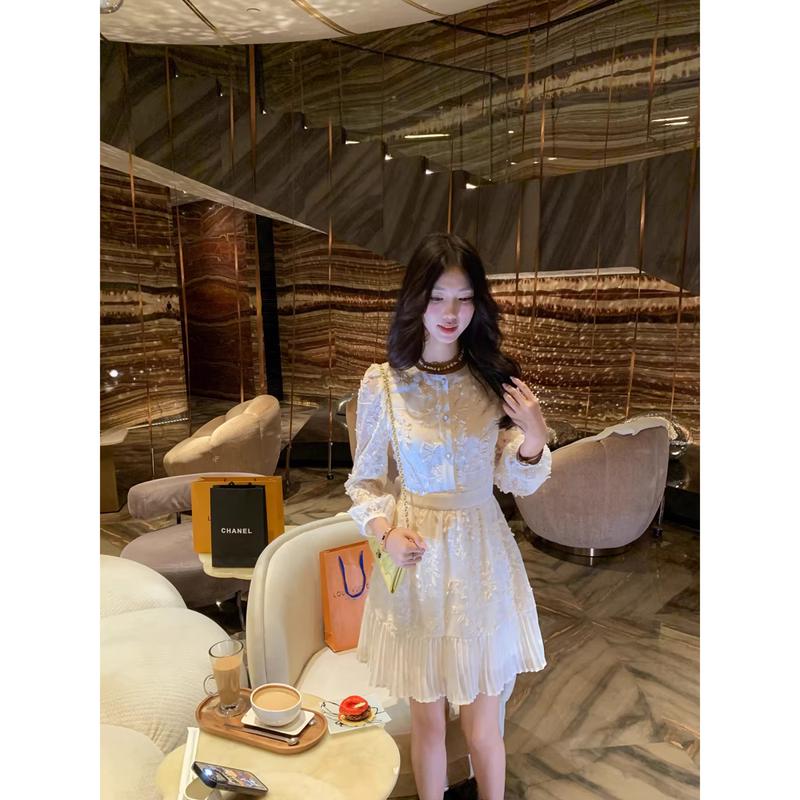 Elegant Rabbit Embroidered A-Line Dress M