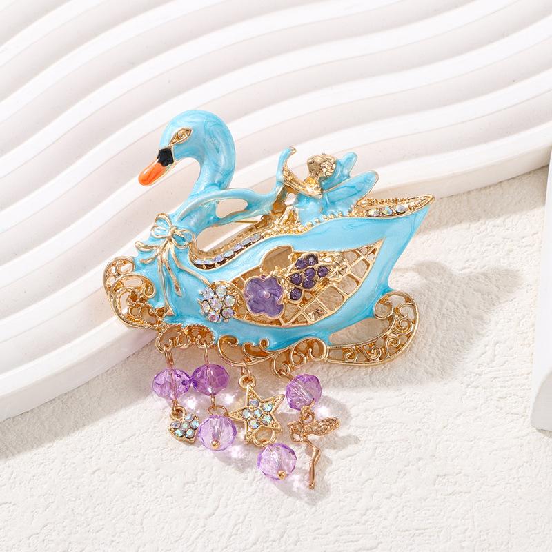 Fashion drip point drill sailboat fringe brooch swan balloon high-end clothing accessories corsage Douyin