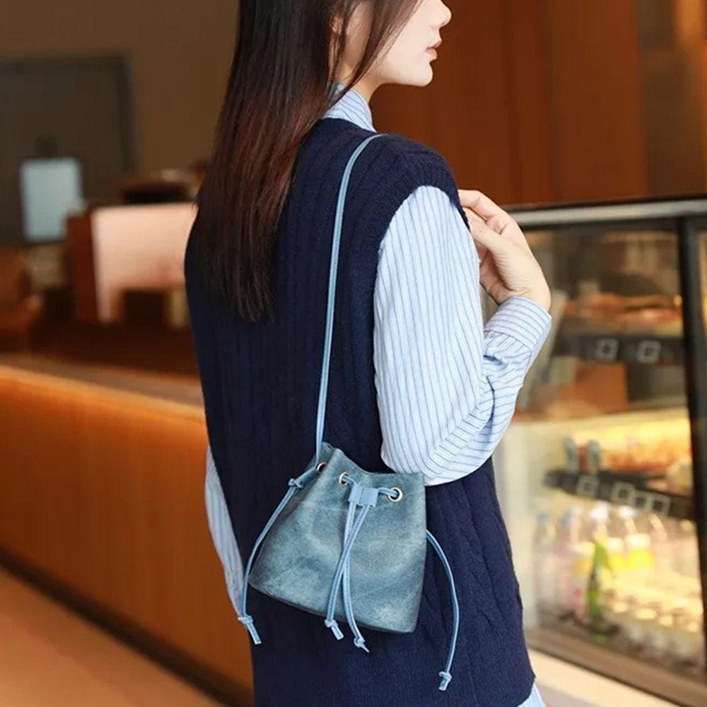 1Pcs New PU Leather Drawstring Bucket Bag Casual Urban Minimalist Style Shoulder Bag Small Crossbody Bag for Women