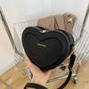 Modische Umhängetaschen in Herzform für Damen Neue einfarbige PU-Leder-Umhängetasche Lässige Damen-Handtaschen Designer-Taschen Qualität