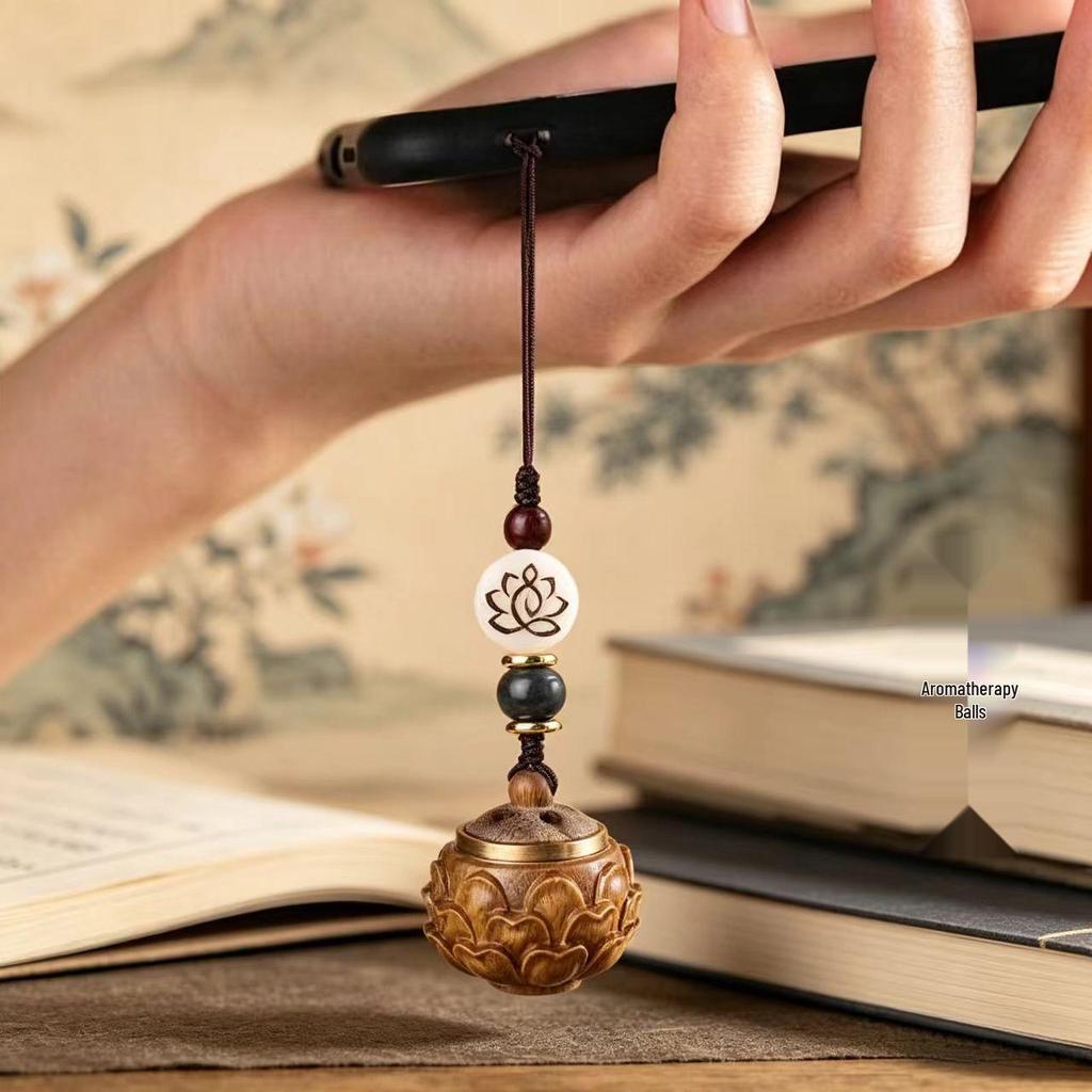 Green Sandalwood Sachet Ball: Ancient-Style Aromatherapy Pendant & Mobile Phone Lanyard with Opening Feature.